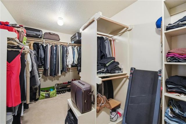 5201 W 164th Street, Overland Park, KS 66085