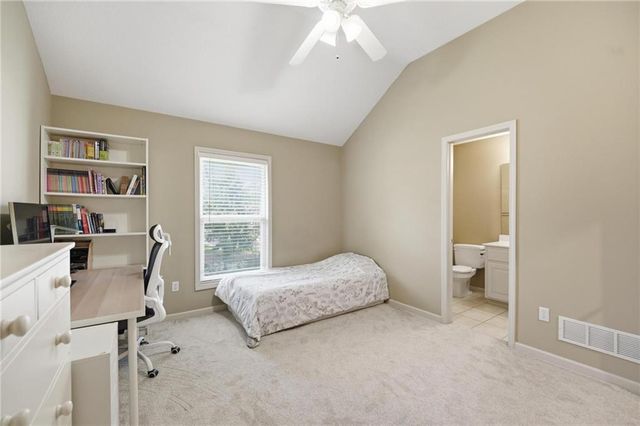 5201 W 164th Street, Overland Park, KS 66085