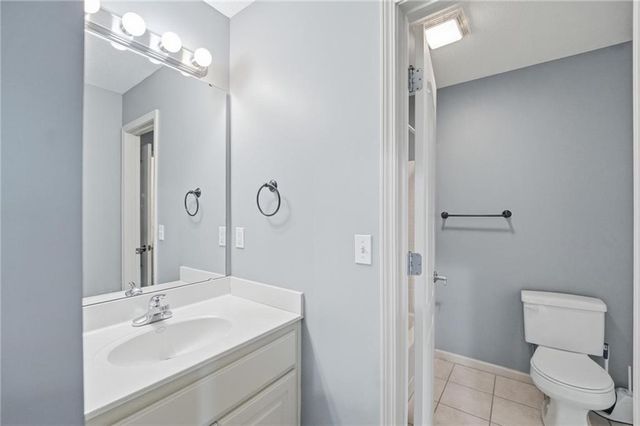 5201 W 164th Street, Overland Park, KS 66085