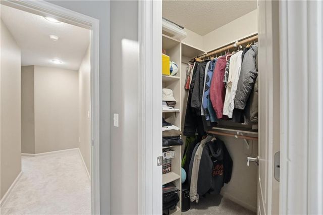 5201 W 164th Street, Overland Park, KS 66085