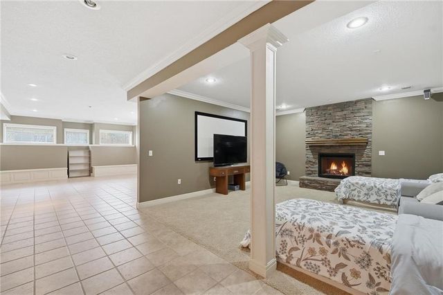 5201 W 164th Street, Overland Park, KS 66085
