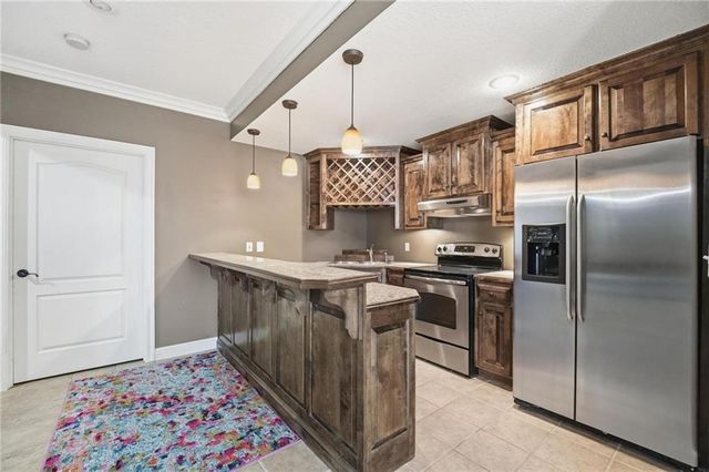 5201 W 164th Street, Overland Park, KS 66085