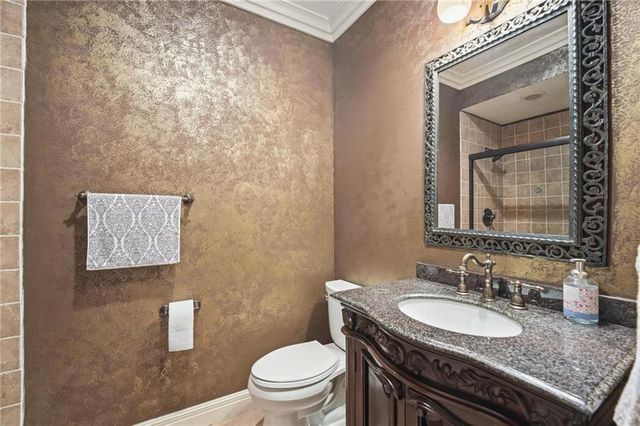 5201 W 164th Street, Overland Park, KS 66085