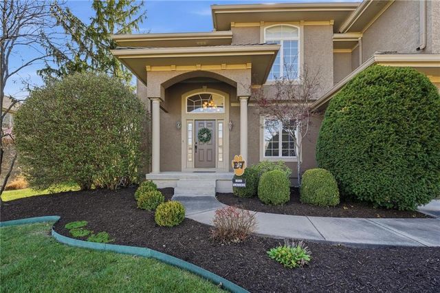 5201 W 164th Street, Overland Park, KS 66085