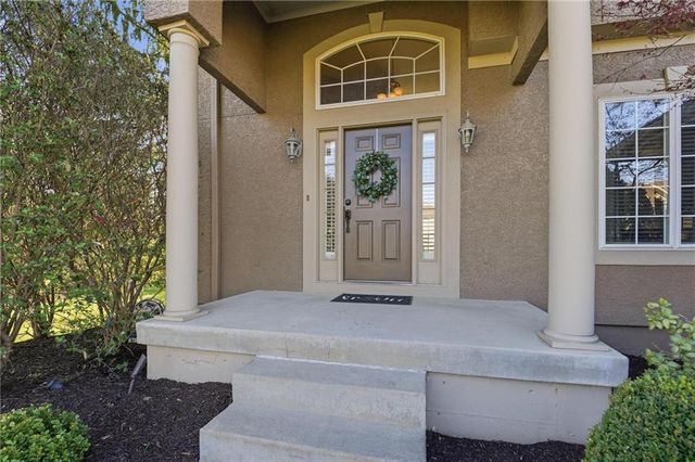 5201 W 164th Street, Overland Park, KS 66085