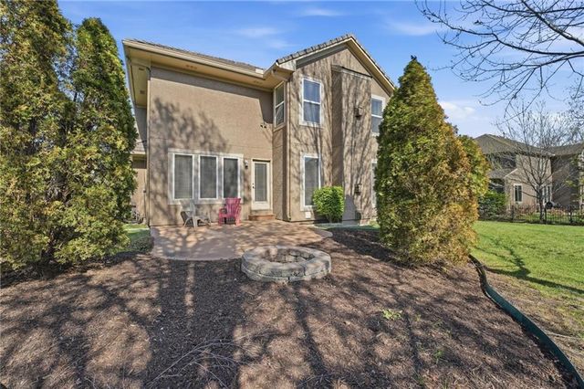 5201 W 164th Street, Overland Park, KS 66085