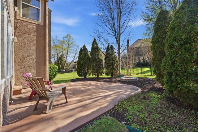 5201 W 164th Street, Overland Park, KS 66085
