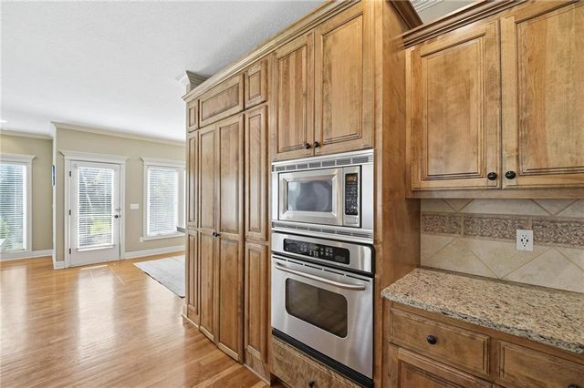 5201 W 164th Street, Overland Park, KS 66085