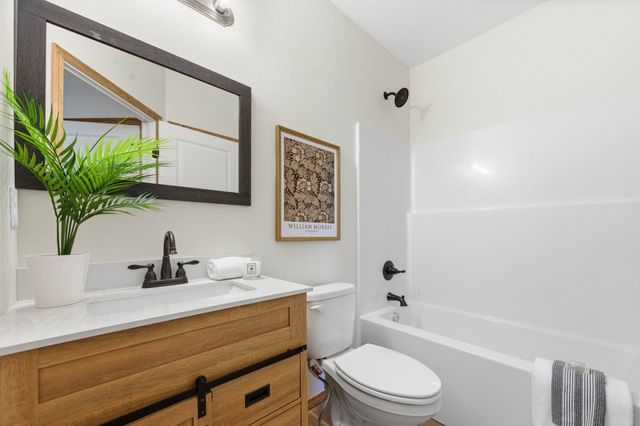 1723 N Main St, Rose Hill, KS 67133