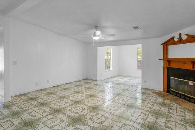 241 County Road 3314, Cleveland, TX 77327