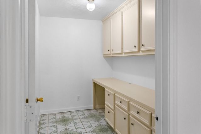 241 County Road 3314, Cleveland, TX 77327