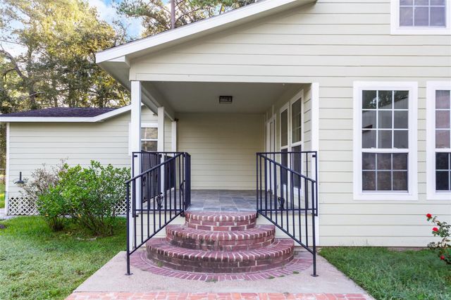 241 County Road 3314, Cleveland, TX 77327