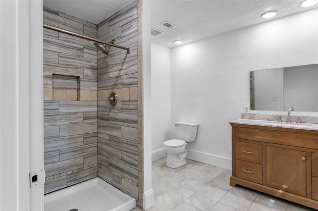 241 County Road 3314, Cleveland, TX 77327
