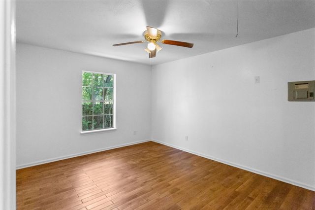 241 County Road 3314, Cleveland, TX 77327