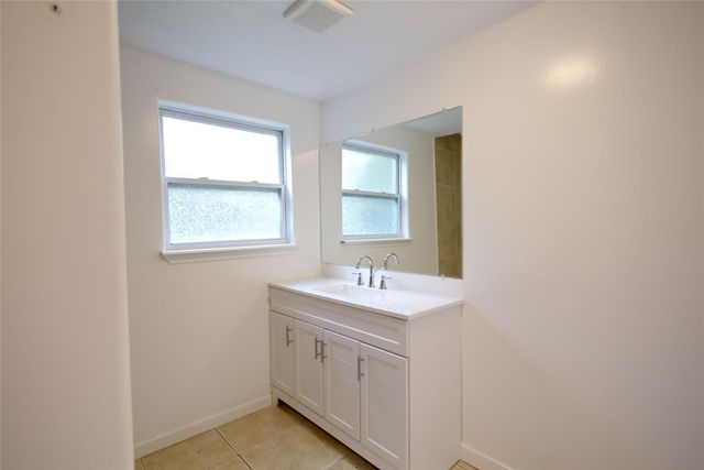 241 County Road 3314, Cleveland, TX 77327
