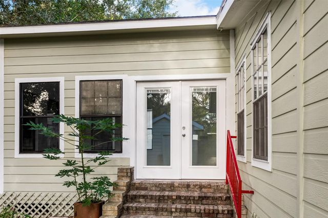 241 County Road 3314, Cleveland, TX 77327