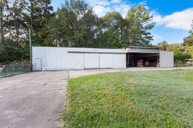 241 County Road 3314, Cleveland, TX 77327