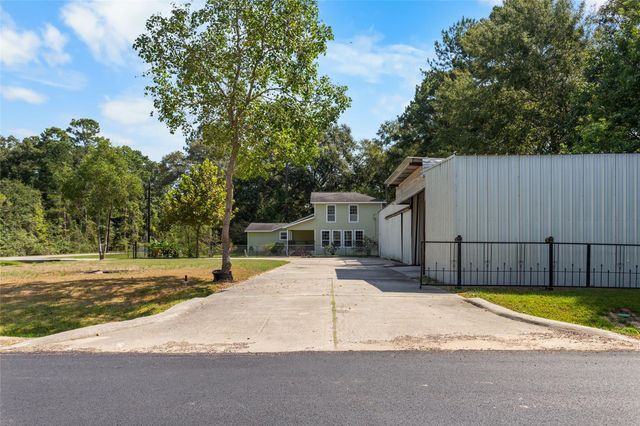 241 County Road 3314, Cleveland, TX 77327