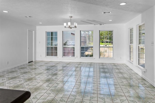 241 County Road 3314, Cleveland, TX 77327