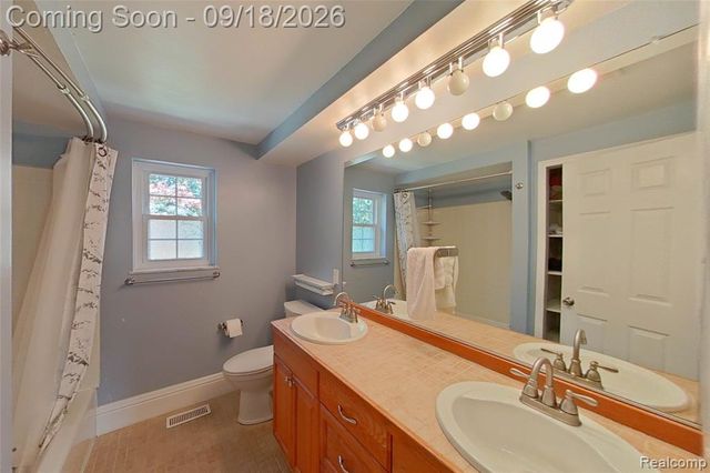 2427 Karen Drive, Howell, MI 48855