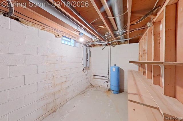 2427 Karen Drive, Howell, MI 48855