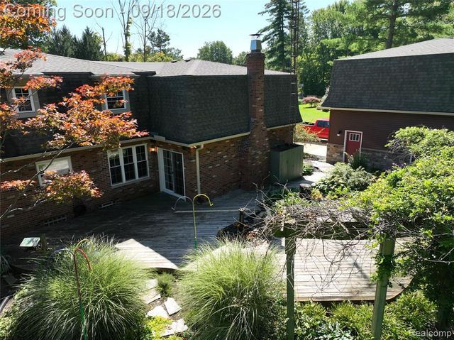 2427 Karen Drive, Howell, MI 48855