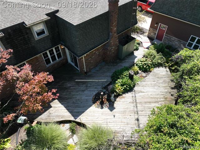 2427 Karen Drive, Howell, MI 48855