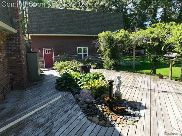 2427 Karen Drive, Howell, MI 48855