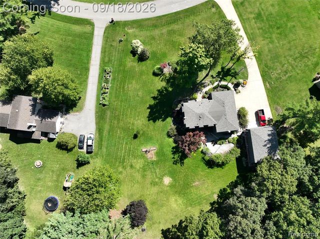 2427 Karen Drive, Howell, MI 48855
