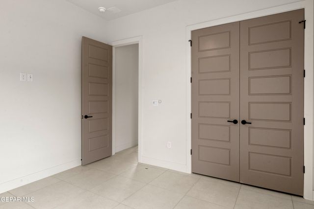 321 Blue Valley, El Paso, TX 79928