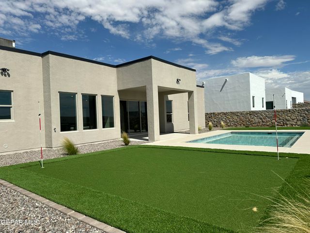 321 Blue Valley, El Paso, TX 79928