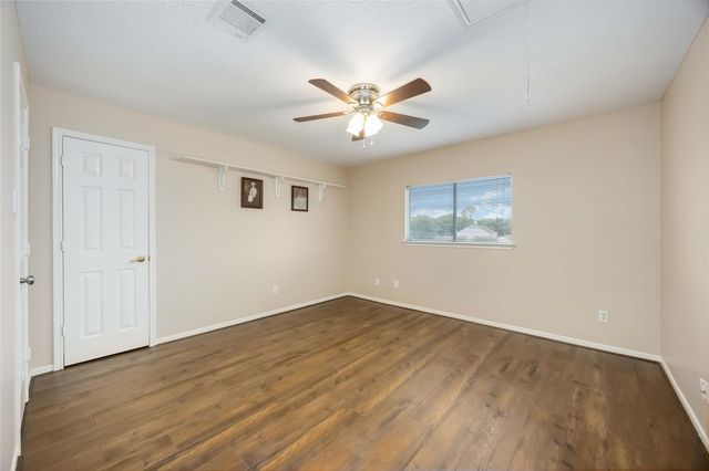5498 Appleblossom Lane, Friendswood, TX 77546