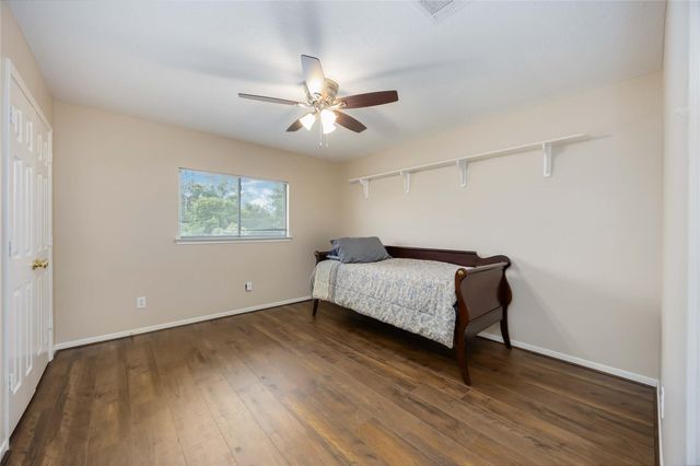 5498 Appleblossom Lane, Friendswood, TX 77546