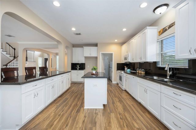 5498 Appleblossom Lane, Friendswood, TX 77546