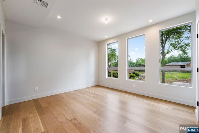 144 Demarest Avenue, Englewood Cliffs, NJ 07632