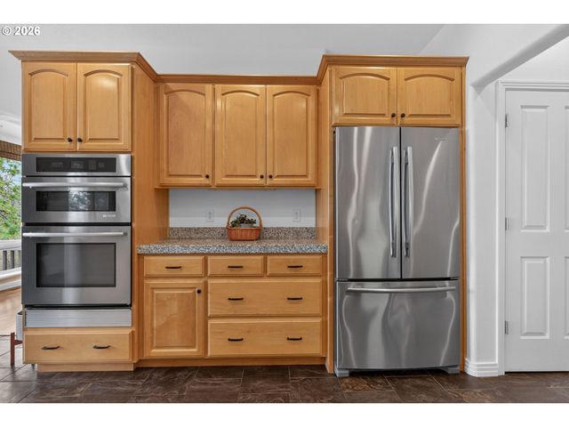 3966 Nw LOY Ct, Portland, OR 97229