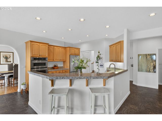 3966 Nw LOY Ct, Portland, OR 97229