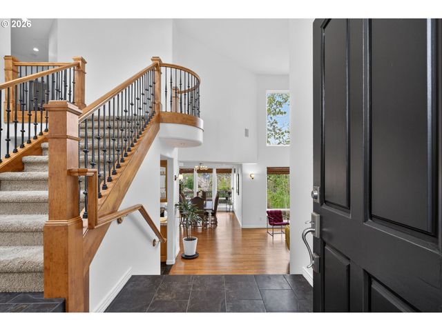 3966 Nw LOY Ct, Portland, OR 97229