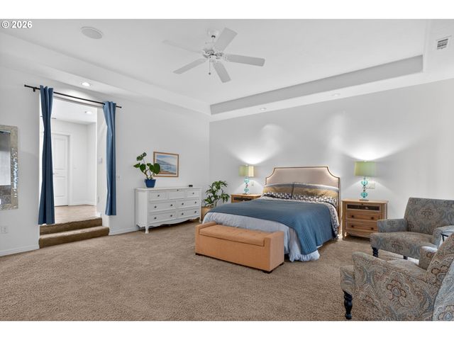 3966 Nw LOY Ct, Portland, OR 97229