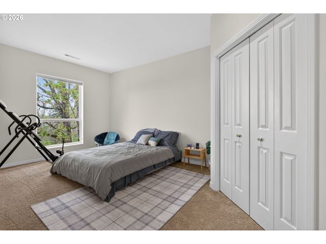 3966 Nw LOY Ct, Portland, OR 97229