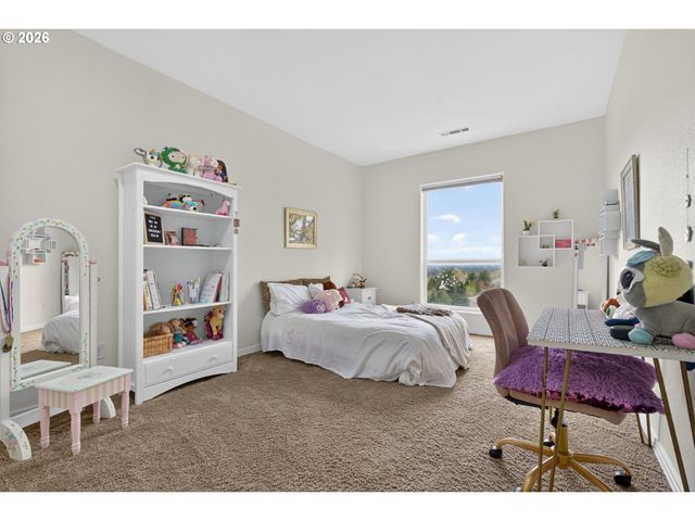 3966 Nw LOY Ct, Portland, OR 97229