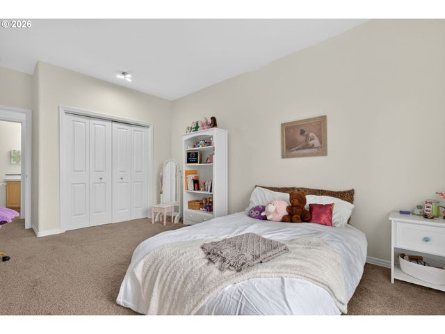 3966 Nw LOY Ct, Portland, OR 97229