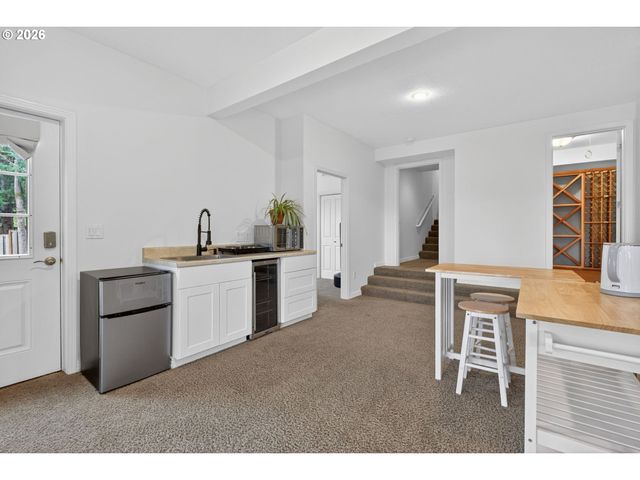 3966 Nw LOY Ct, Portland, OR 97229