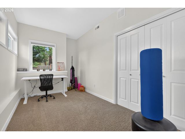 3966 Nw LOY Ct, Portland, OR 97229