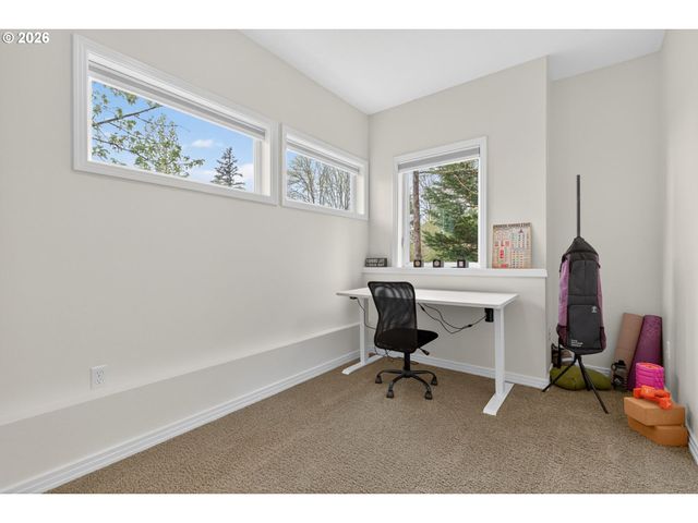 3966 Nw LOY Ct, Portland, OR 97229