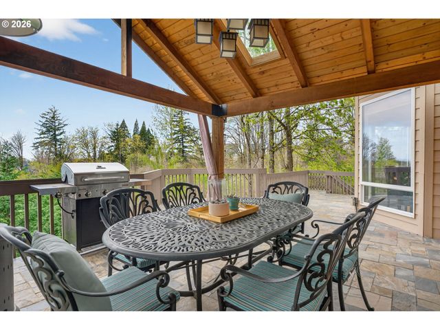 3966 Nw LOY Ct, Portland, OR 97229