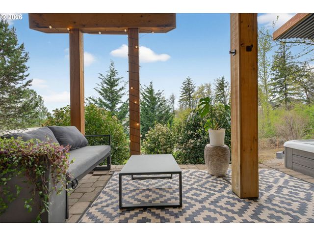 3966 Nw LOY Ct, Portland, OR 97229