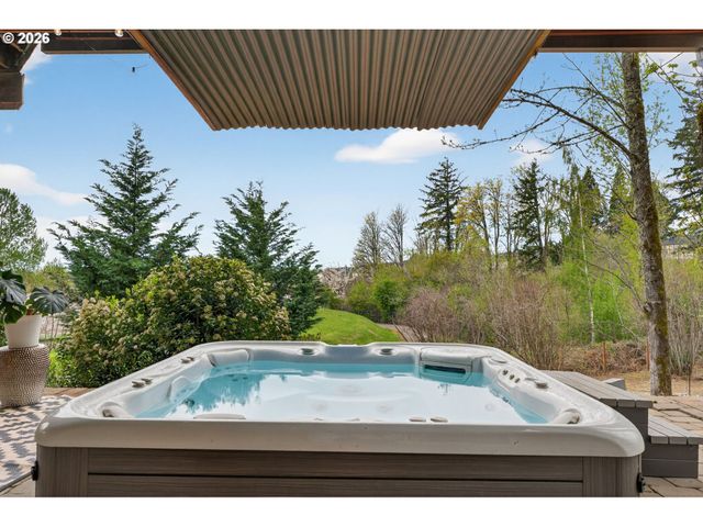 3966 Nw LOY Ct, Portland, OR 97229