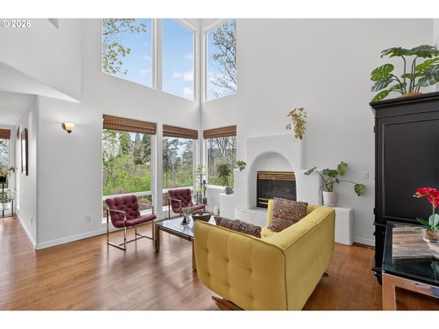 3966 Nw LOY Ct, Portland, OR 97229