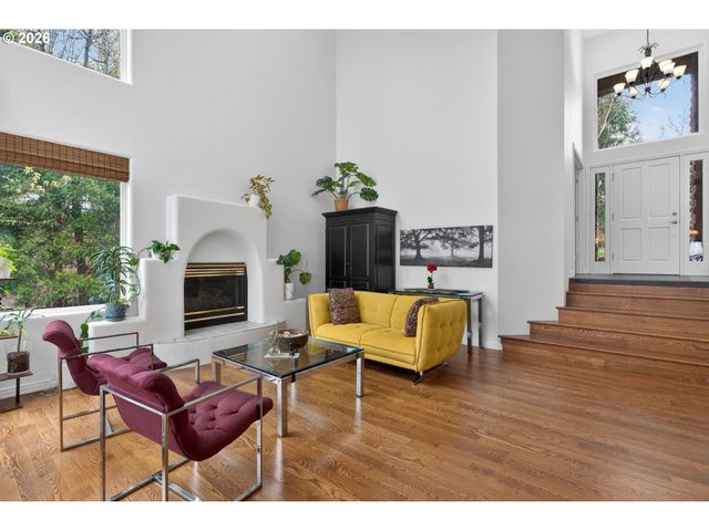 3966 Nw LOY Ct, Portland, OR 97229